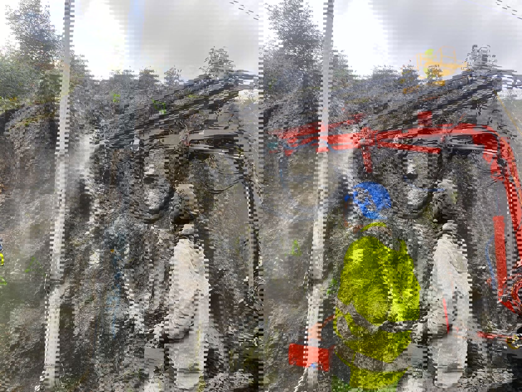 Sporveien sikrer fjellet mellom Ekebergparken og Konows gate i Gamlebyen. Foto: Sporveien