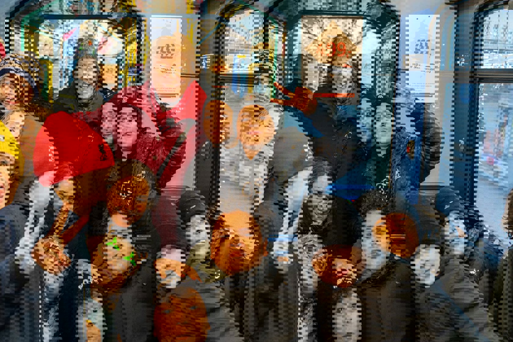 Ordfører Marianne Borgen med femteklassinger fra Grünerløkka skole