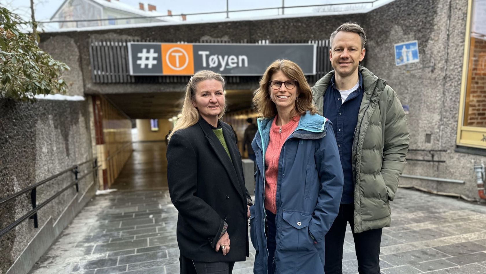 Sporveien skal signere flere nye rammeavtaler i 2024. Fra venstre: Leder for prosjektstøtte, Marit Gjestvang Petersen, leder for prosjekterings- og byggeledelse, Hild Andreassen Kollien, og senior innkjøper Bjørnar Aker Christensen. (foto: Sporveien)