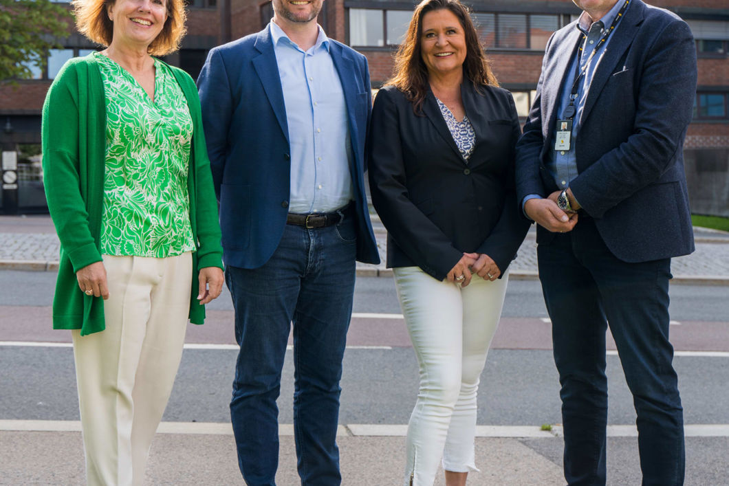 Fra venstre: Mona Vestum, Transformasjonsansvarlig Sporveien, Jahn-Fredrik Sjøvik, kundeansvarlig Sopra Steria, Ann-Kristin Skarbøvik, direktør for transportsektoren Sopra Steria og Bjørn Sandvik, IT-direktør Sporveien.