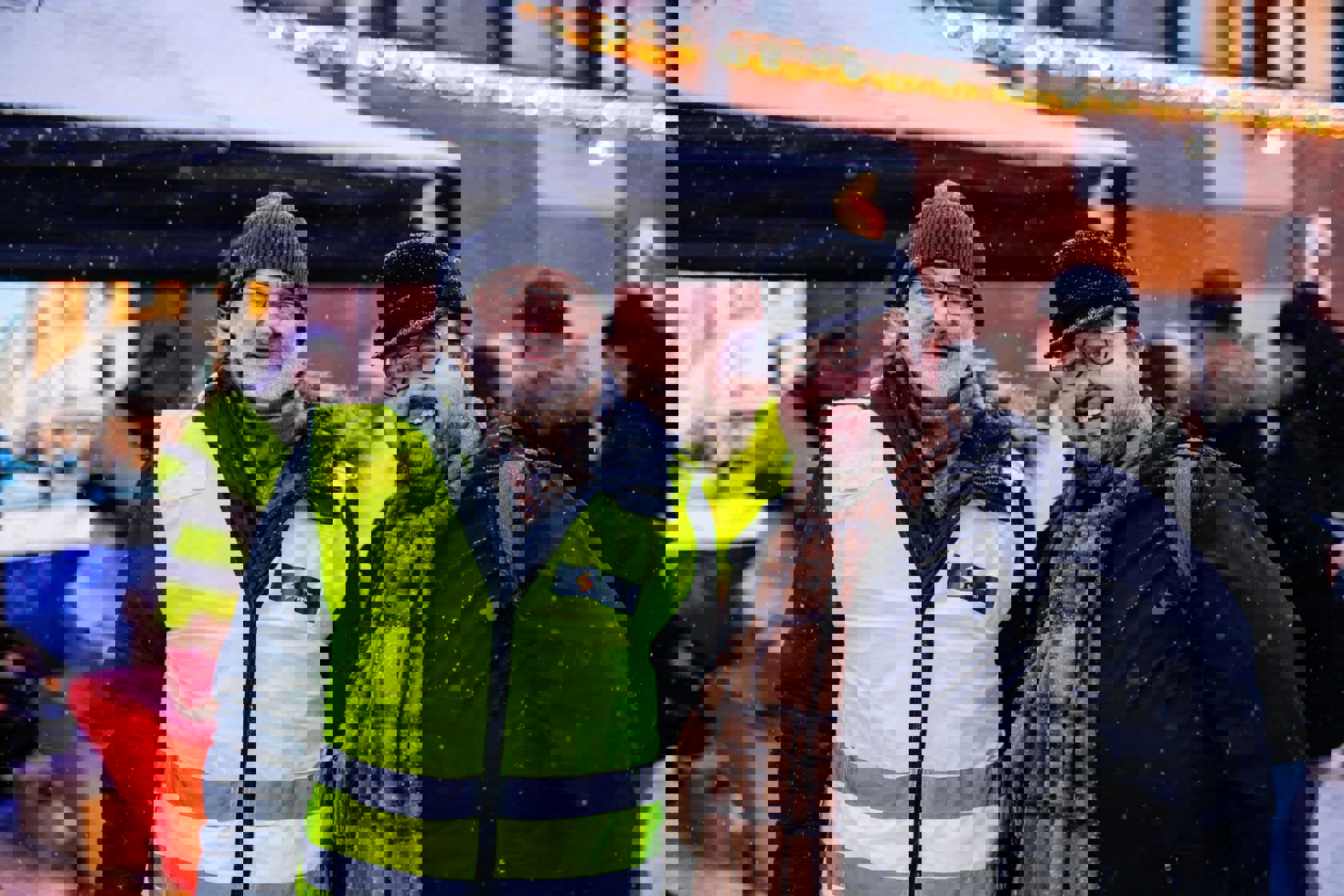 Sporveien takket naboer, næringsdrivende og andre berørte parter for tålmodigheten i byggeperioden, fra venstre konserndirektør for infrastruktur og prosjekter i Sporveien, Thor Georg Sælid, og fungerende leder Jørgen Foss i Sagene bydelsutvalg.