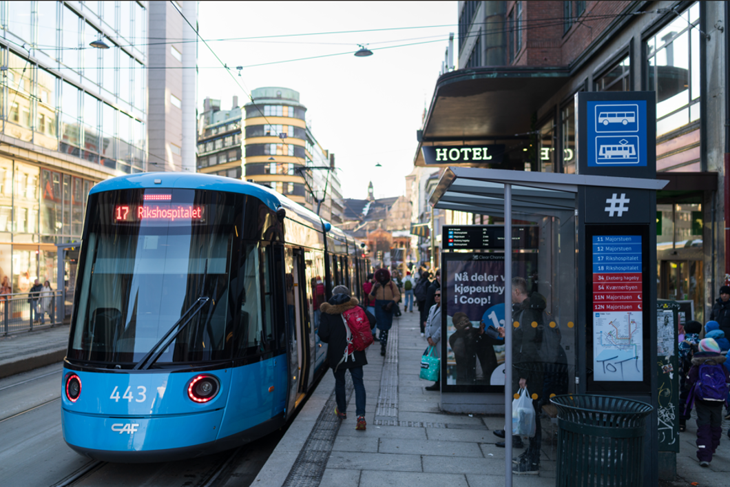 Avsporingen skjedde 29. oktober 2024., i Storgata i krysset mellom Nygata og Storgata. Illustrasjonsbildet er hentet fra Storgata trikkeholdeplass (foto: Sporveien). 