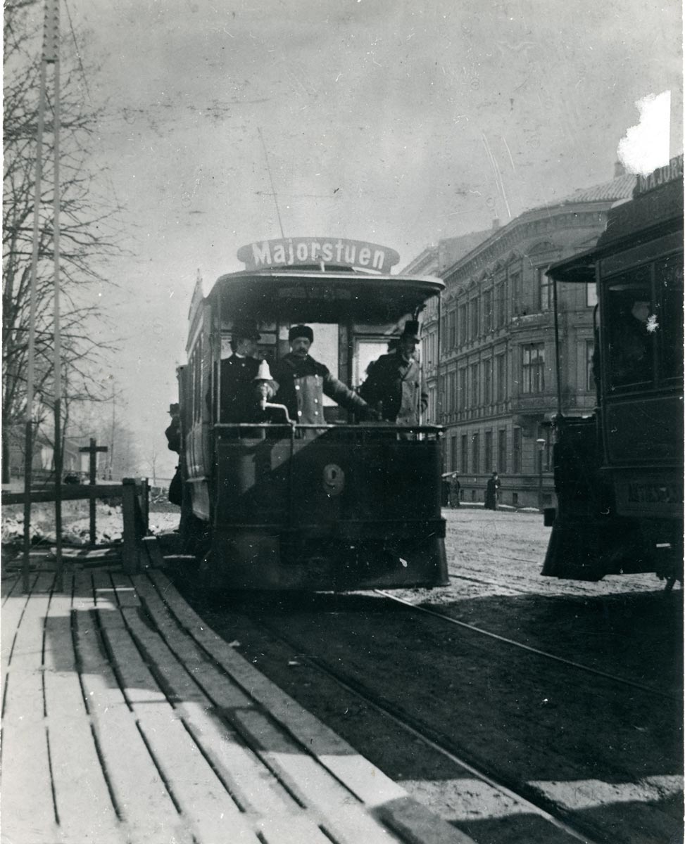 Her er vogn nr. 9, fotografert på Drammensveien på vei mot Majorstuen.