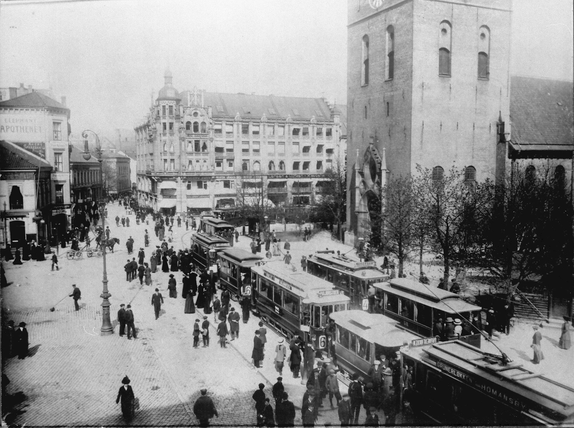 Rushtid ved Stortorvet, ett av datidens kollektivknutepunkter.