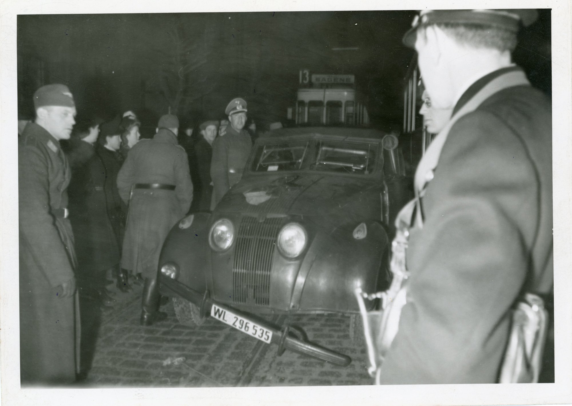 Hektisk stemning og mange skuelystne. 