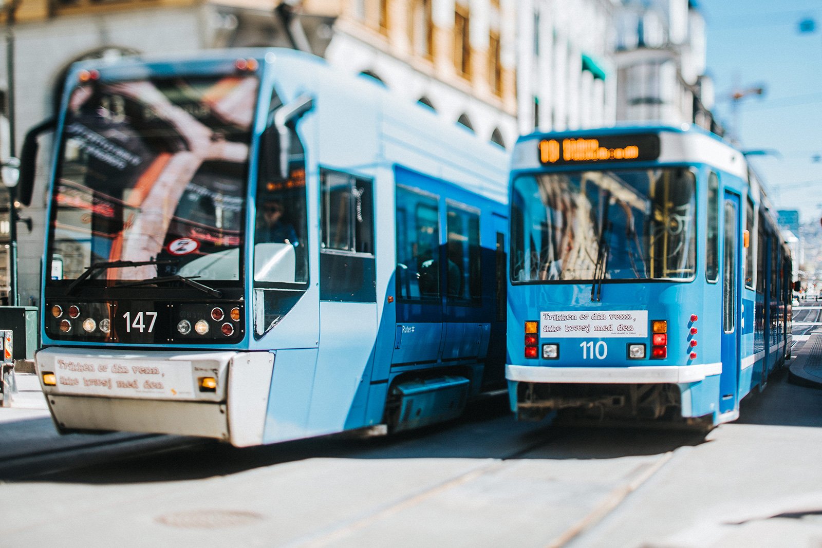 SL95 og SL79 passerer hverandre. 